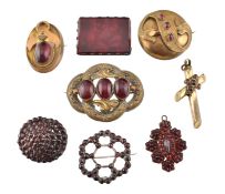 COLLECTION OF 19TH CENTURY BROOCH PINS & PENDANTS