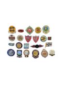 COLLECTION OF VINTAGE 20TH CENTURY & CONTEMPORARY BRITISH BOWLING CLUB BADGES