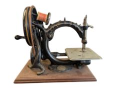 WILLCOX & GIBBS - EARLY 20TH CENTURY SEWING MACHINE