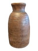 EARLY 20TH CENTURY VINTAGE MANGO WOODEN TURNED VASE