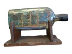 EARLY 20TH CENTURY VINTAGE SHIP IN A GLASS BOTTLE