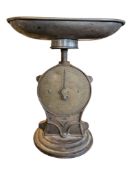 EARLY 20TH CENTURY VINTAGE SALTERS FAMILY SCALE NO. 50 WEIGHING SCALES
