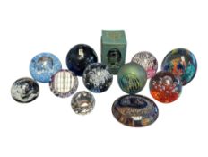 COLLECTION OF LATE 20TH CENTURY STUDIO PAPERWEIGHTS