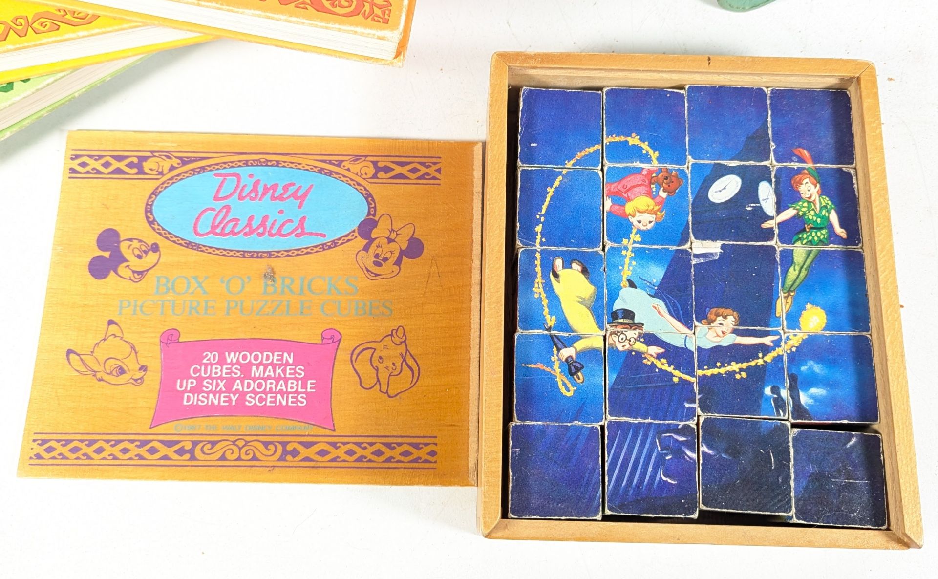 WALT DISNEY - COLLECTION OF VINTAGE DISNEY MEMORABILIA - Bild 5 aus 6