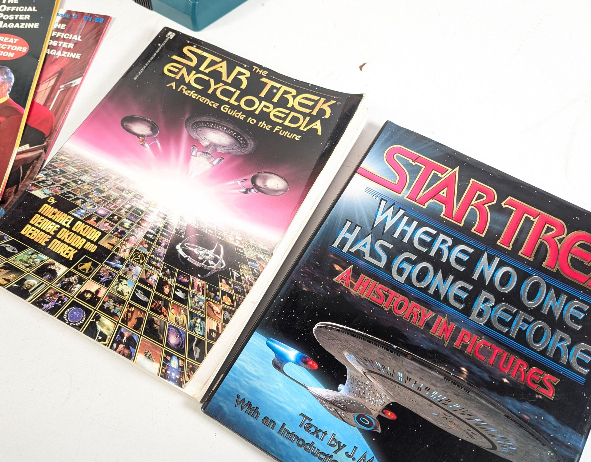 STAR TREK - VINTAGE 1990s BAN DAI TRANSPORTER AND BOOKS - Image 4 of 7
