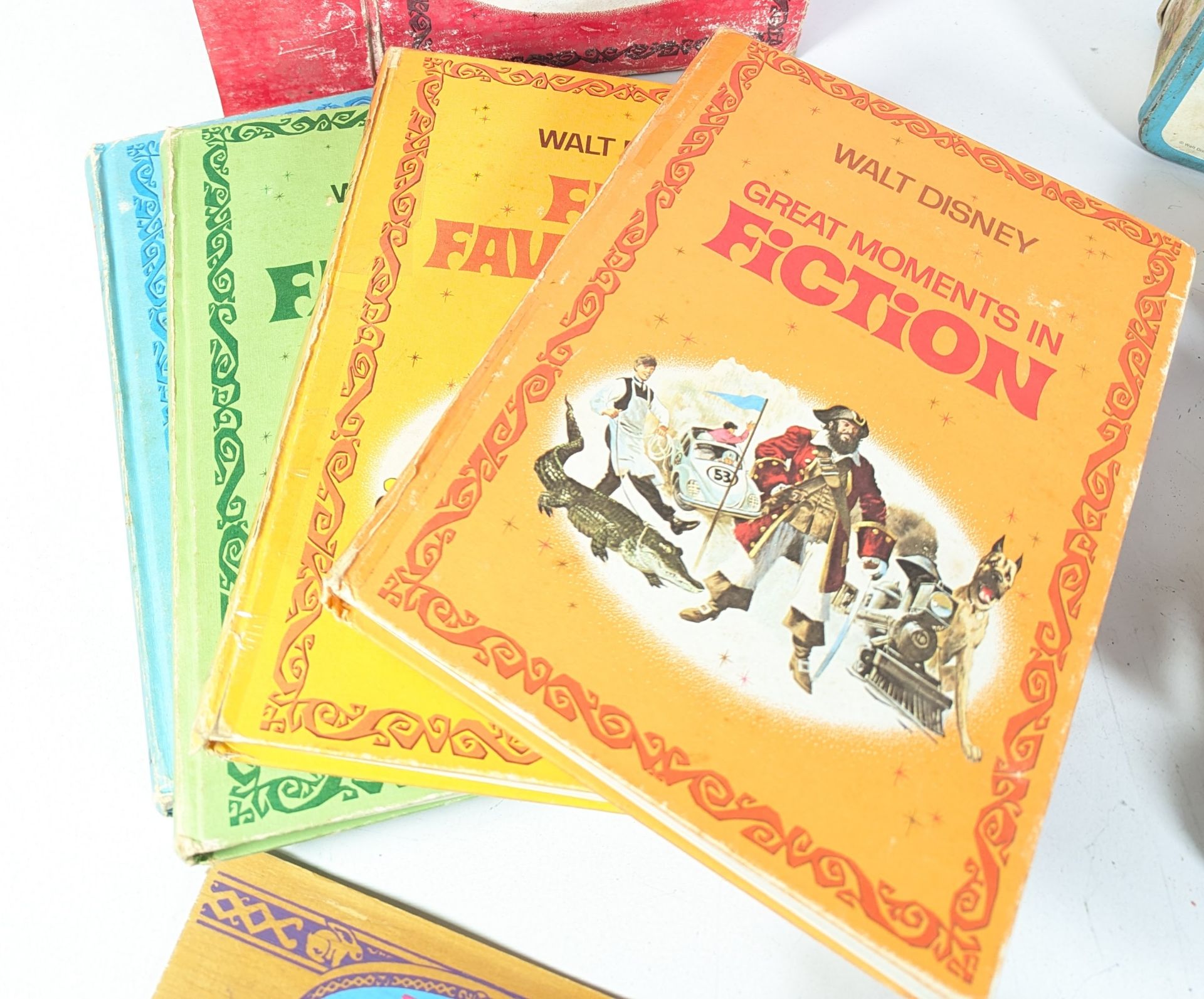 WALT DISNEY - COLLECTION OF VINTAGE DISNEY MEMORABILIA - Bild 3 aus 6