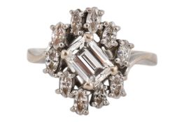 18CT WHITE GOLD & DIAMOND CLUSTER RING