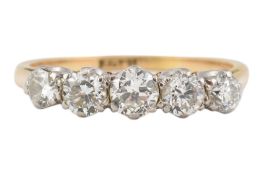 18CT GOLD & DIAMOND FIVE STONE RING