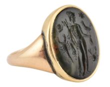 ANTIQUE GOLD CARVED INTAGLIO GREEN STONE RING