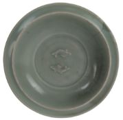 CHINESE SONG LONGQUAN CELADON 'TWIN FISH' GLAZED CHARGER 宋 龙泉青釉双鱼盘