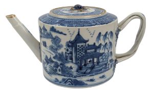 18TH CENTURY CHINESE EXPORT BLUE & WHITE TEAPOT 十八世纪外销青花茶壶