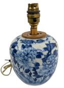 19TH CENTURY CHINESE BLUE & WHITE GINGER JAR CONVERTED TABLE LAMP 清 青花牡丹纹罐灯座
