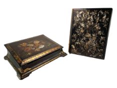 19TH CENTURY LACQUERED CHINOISERIE HAND PAINTED WRITING SLOPE T/W BLOTTER