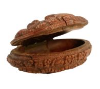 EARLY 19TH CENTURY NAPOLEONIC PRISONER OF WAR CARVED COQUILLE NUT SNUFF BOX