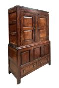 EARLY 18TH CENTURY GEORGE II OAK LINEN PRESS / HOUSEKEEPER'S CUPBOARD