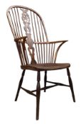 VICTORIAN 19TH CENTURY BEECH & ELM WOOD WINDSOR COMB BACK CHAIR