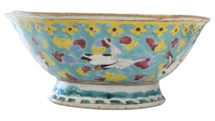 19TH CENTURY CHINESE FAMILLE PORCELAIN BOWL