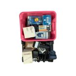 COLLECTION OF ASSORTED CAMERA FLASHES & ACCESSORIES