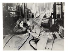 HOLLYWOOD - MAUREEN O'SULLIVAN (D.1998) - SIGNED PHOTOGRAPH