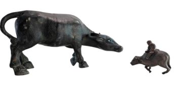 20TH CENTURY CHINESE BRONZE BUFFALO SCULPTURE