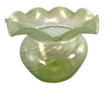 19TH CENTURY VICTORIAN VASELINE AND URANIUN GLASS RIBBED VASE