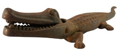 LATE 20TH CENTURY CAST IRON CROCODILE NUTCRACKER / PAPERWEIGHT