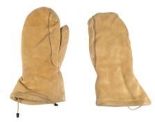 WWII SECOND WORLD WAR LILLYWHITES MILITARY GUNNERS STYLE GLOVES