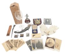 COLLECTION OF ASSORTED MILITARIA