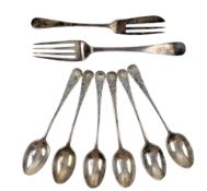SIX EDWARD VII HALLMARKED SILVER TEASPOONS & TWO SILVER FORKS