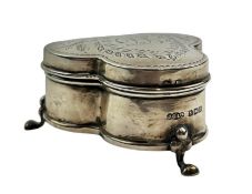 20TH CENTURY GEORGE V HALLMARKED SILVER TRINKET BOX / JEWELLERY BOX