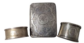 EDWARD VII HALLMARKED SILVER CIGARETTE CASE & TWO SILVER NAPKIN RINGS