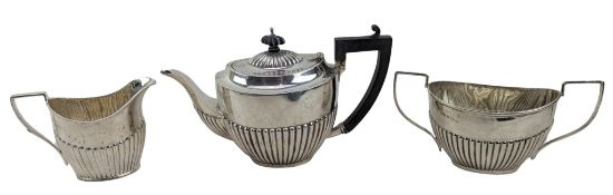 EARLY 20TH CENTURY EDWARD VII HALLMARKED SILVER 3 PIECE TEA SERVICE