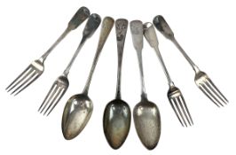 GEORGE III HALLMARKED SILVER DINNER FORKS & SERVING SPOONS
