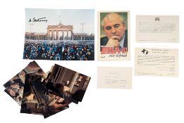 WORLD POLITICS - MIKHAIL GORBACHEV (D.2022) - SIGNED BOOK & PHOTOGRAPH