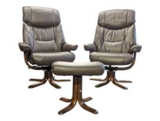 PAIR OF CONTEMPORARY STRESSLESS LEATHER BROWN RECLINING ARMCHAIRS