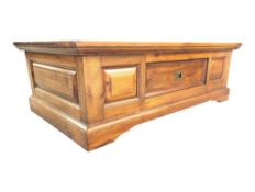 BRITISH MODERN DESIGN - CONTEMPORARY HARDWOOD COFFEE TABLE