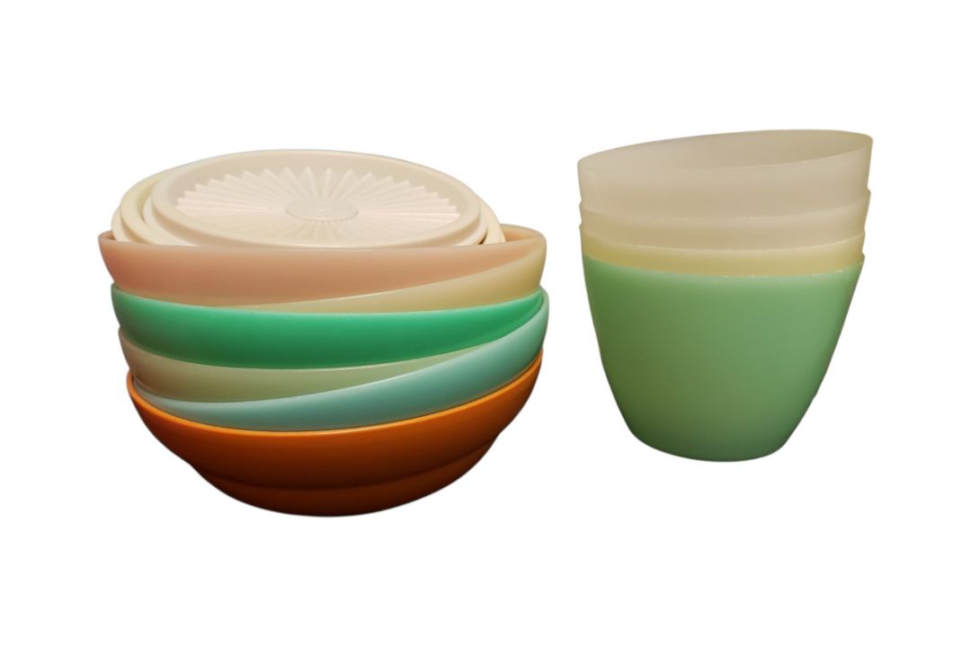 LARGE COLLECTION OF VINTAGE ORIGINAL TUPPERWARE CONTAINERS - Bild 3 aus 6