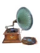 20TH CENTURY VINTAGE WIND-UP GRAMOPHONE