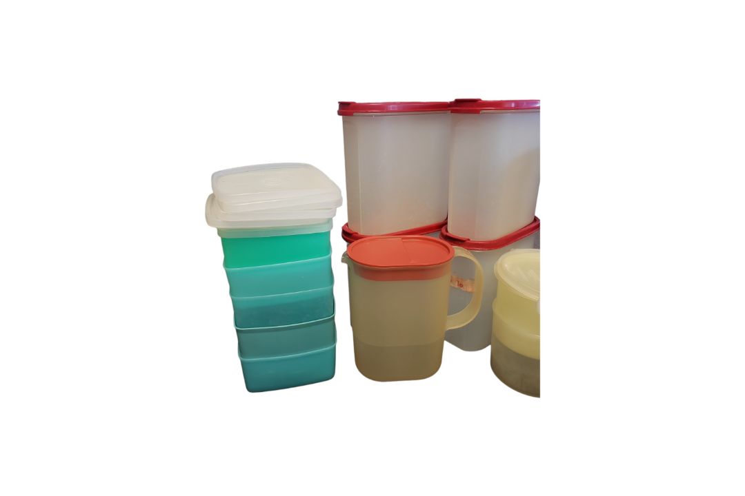 LARGE COLLECTION OF VINTAGE ORIGINAL TUPPERWARE CONTAINERS - Bild 2 aus 6