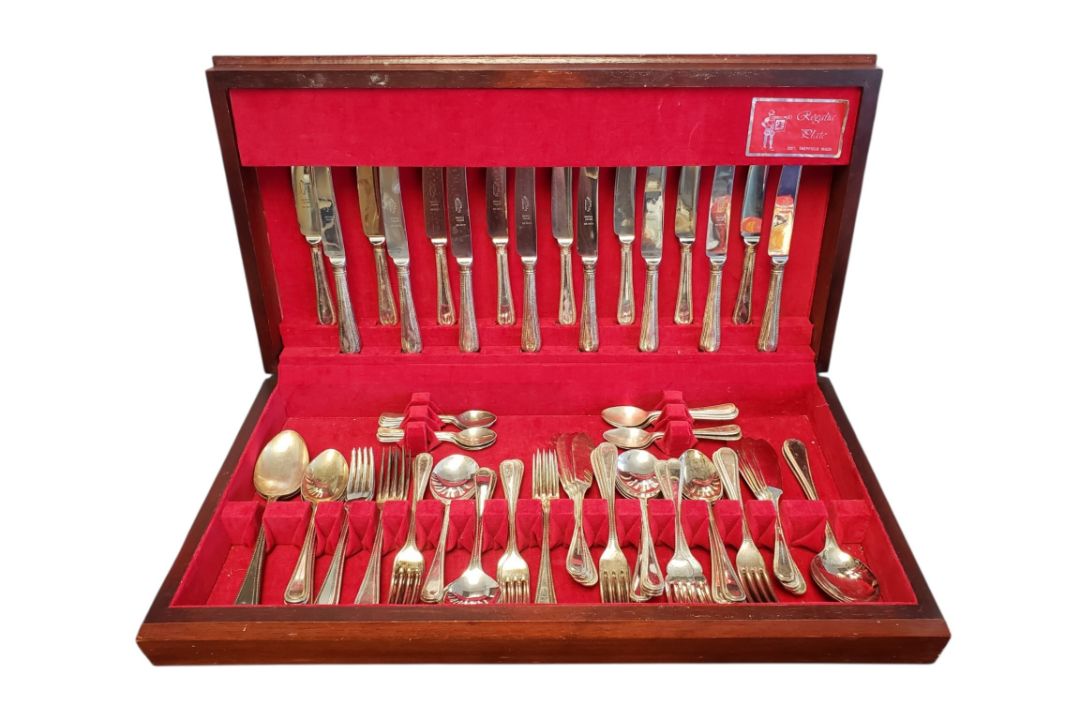 MID CENTURY REGALIA SILVER PLATED CANTEEN OF CUTLERY - Bild 1 aus 5