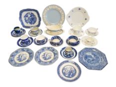 COLLECTION OF LATE 19TH TO MID 20TH CENTURY BLUE & WHITE PIECES