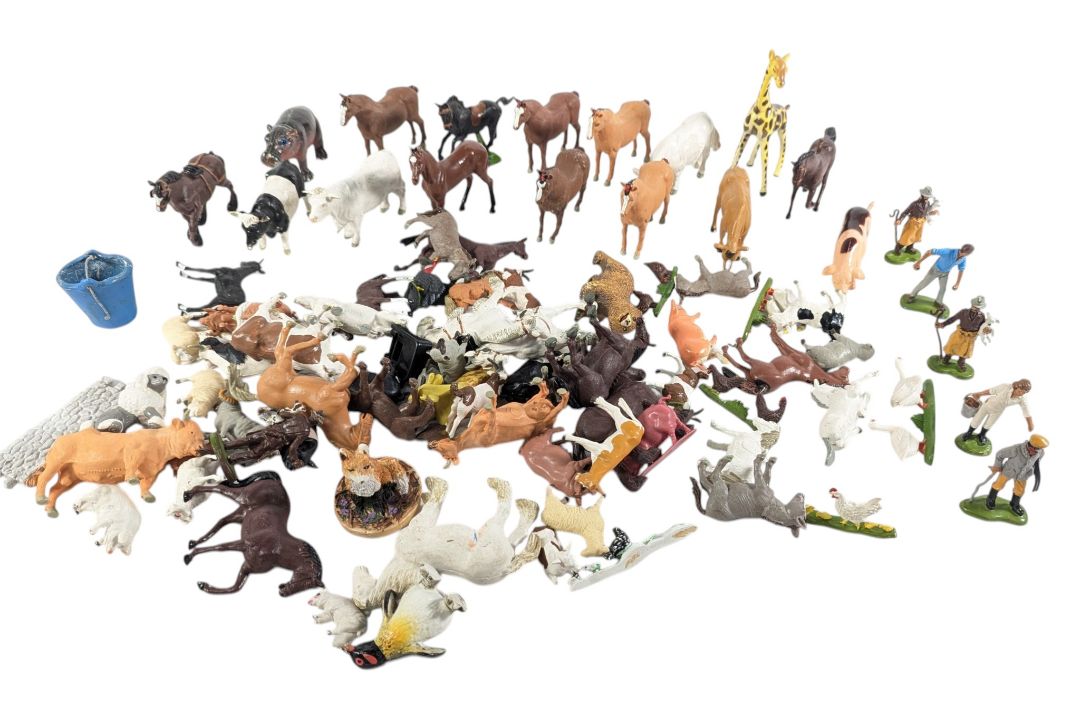 BRITAINS - COLLECTION OF PLASTIC FARM ANIMAL FIGURES - Image 1 of 7