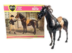 SINDY - VINTAGE PEDIGREE SINDYS HORSE PLAYSET