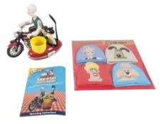 WALLACE & GROMIT - RAPIDE-O-MATIC PRESERVES DISPENSER & EGG COSIES