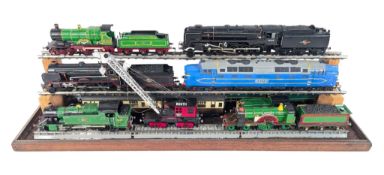 MODEL RAILWAY - KIT BUILT OO GAUGE LOCOMOTIVES IN DISPLAY CASE