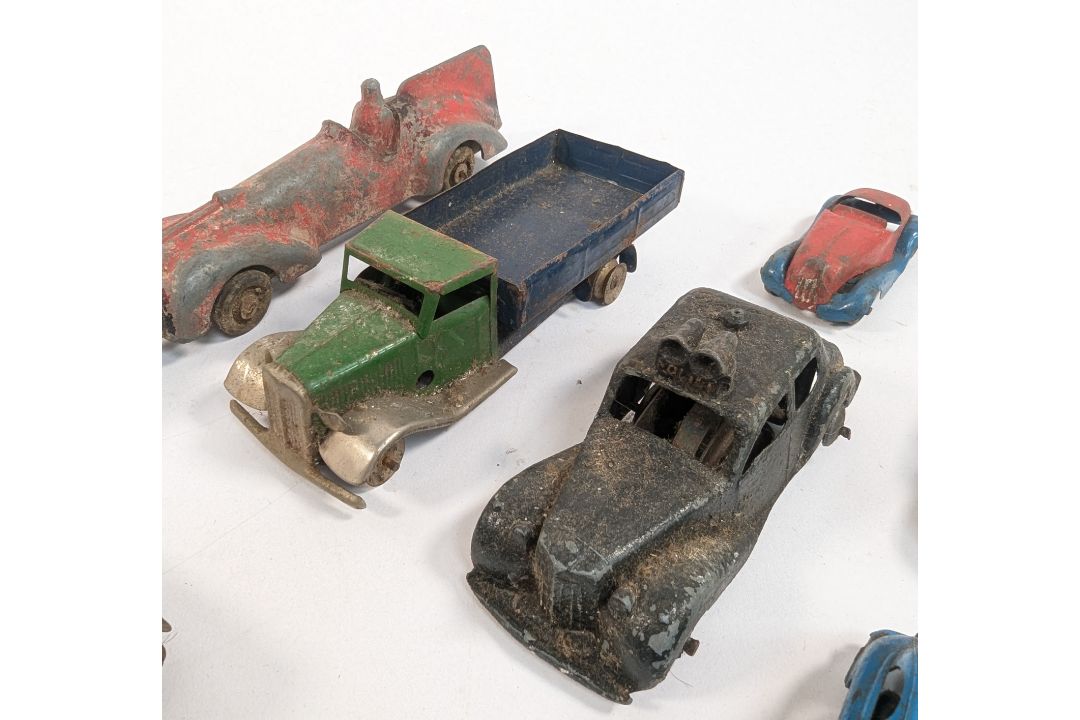 CLOCKWORK - COLLECTION OF VINTAGE MINIC & OTHER CLOCKWORK CARS - Image 3 of 6
