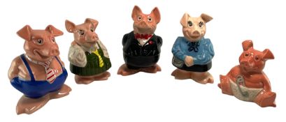 SET OF FIVE WADE NATWEST PIG MONEY BANKS