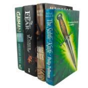 A SELECTION OF SPECULATIVE FICTION/ FANTASY FIRST EDITIONS TO INCLUDE PHILIP PULLMAN AND NEIL GAIMAN