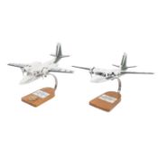 LUFT- UND RAUMFAHRT - 2 x Modellflugzeuge des North American Rockwell Shrike Commander 500S
