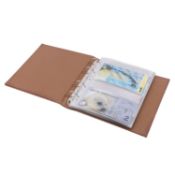 Alle Welt – Sammlung von 58 Banknoten verschiedener Länder in Album.